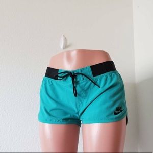 Nike Women’s azores running shorts tulip cut